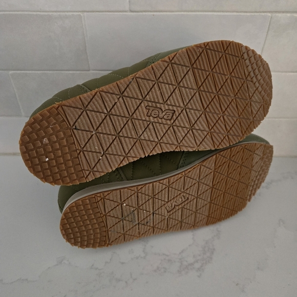 EUC Teva Ember Quilted Ankle Boot Mid Water-Repellent Bootie Burnt Olive Drab 5 - Picture 8 of 9